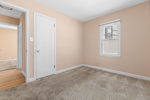 21 7th Avenue N, Hopkins, MN 55343