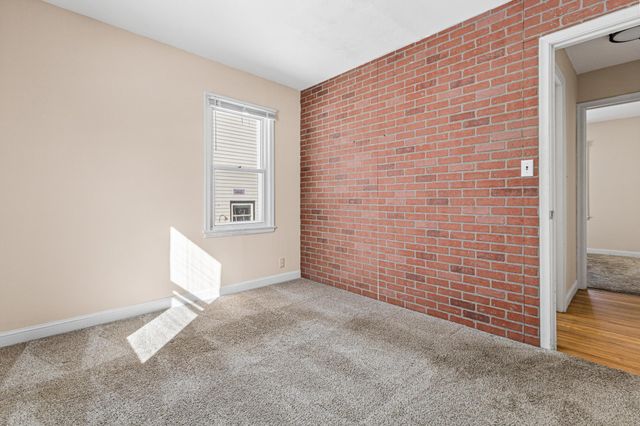 21 7th Avenue N, Hopkins, MN 55343