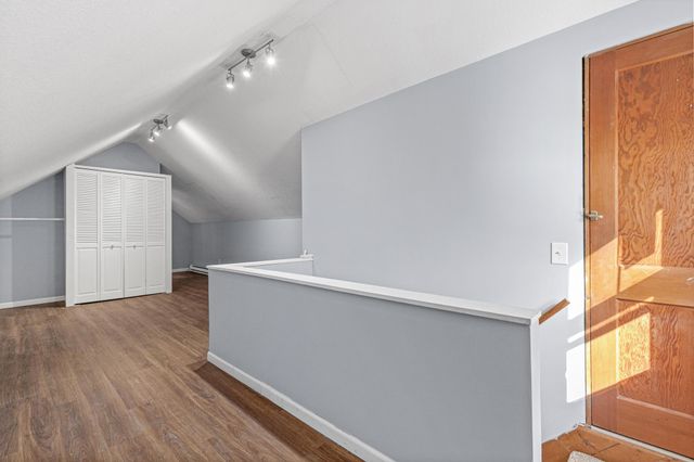 21 7th Avenue N, Hopkins, MN 55343