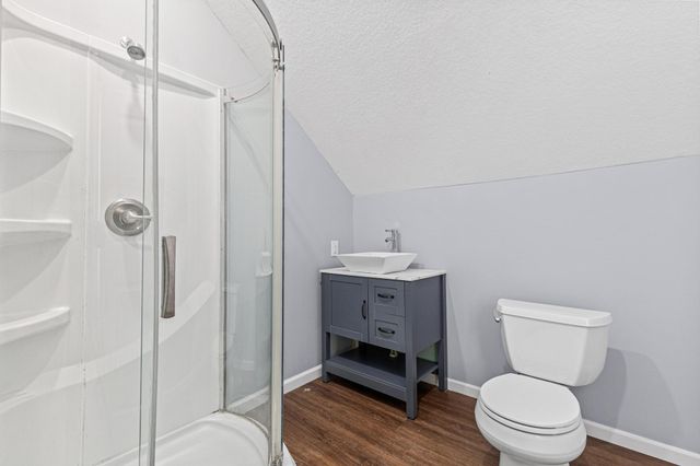 21 7th Avenue N, Hopkins, MN 55343