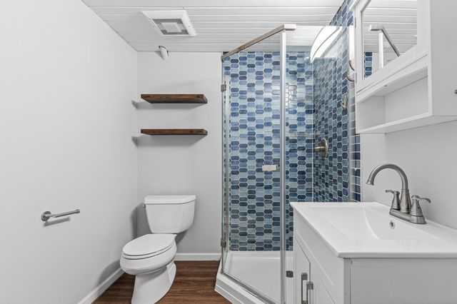 21 7th Avenue N, Hopkins, MN 55343