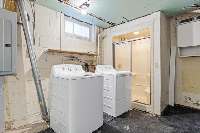 21 7th Avenue N, Hopkins, MN 55343