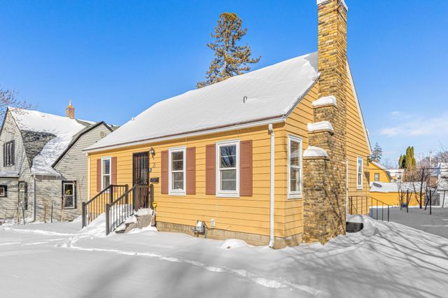 21 7th Avenue N, Hopkins, MN 55343