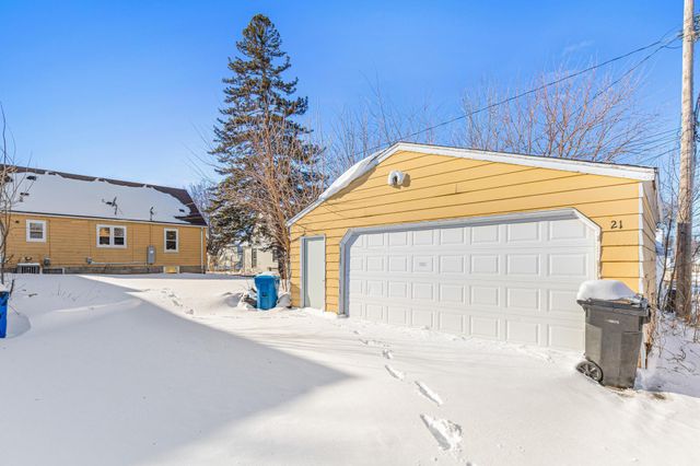 21 7th Avenue N, Hopkins, MN 55343