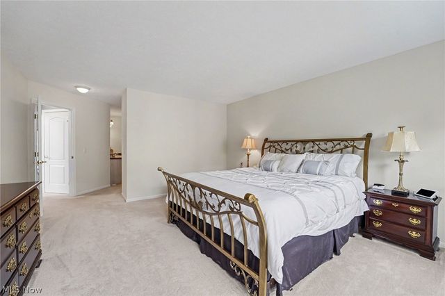 959 Grand View Lane, Aurora, OH 44202