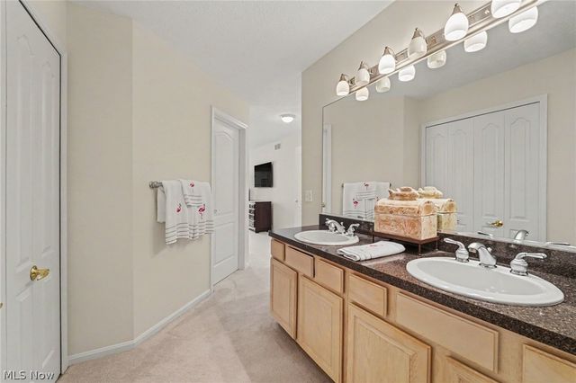 959 Grand View Lane, Aurora, OH 44202