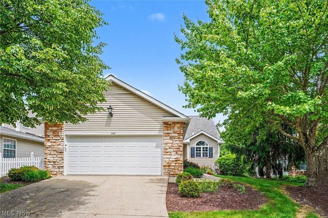 959 Grand View Lane, Aurora, OH 44202