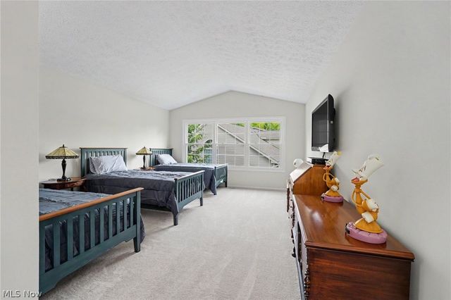 959 Grand View Lane, Aurora, OH 44202