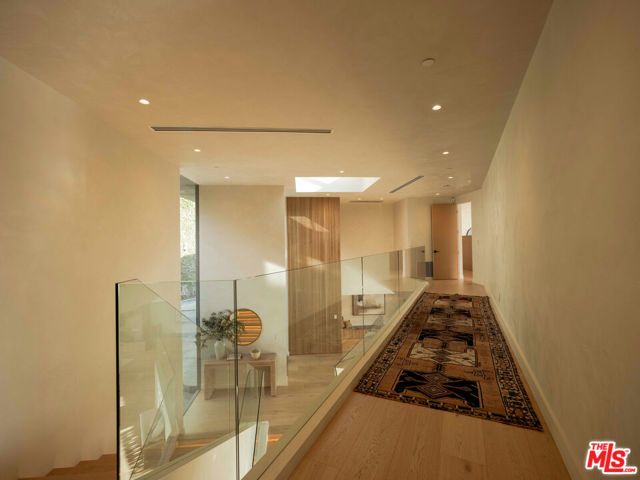 1778 Viewmont Drive, Los Angeles, CA 90069