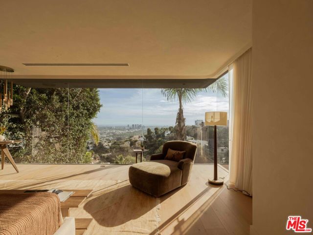 1778 Viewmont Drive, Los Angeles, CA 90069