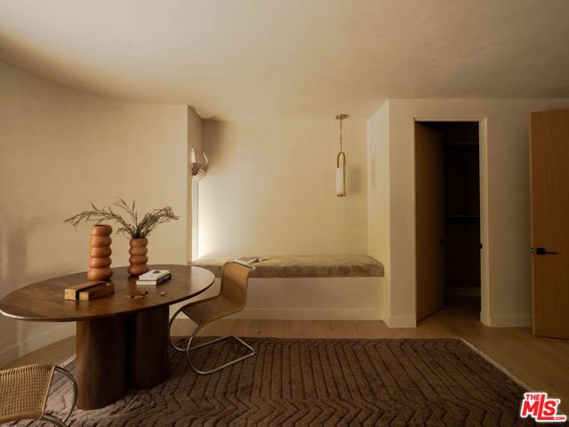 1778 Viewmont Drive, Los Angeles, CA 90069