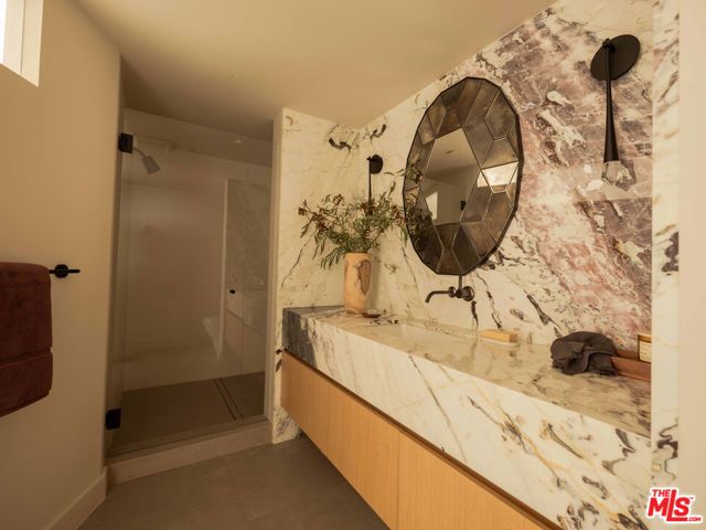 1778 Viewmont Drive, Los Angeles, CA 90069