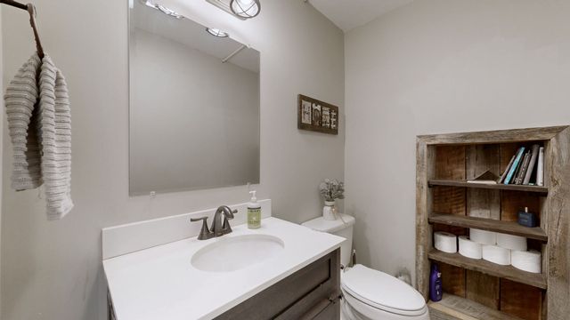 401 South Rd, Cottontown, TN 37048