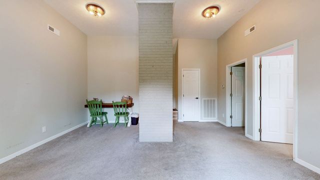 401 South Rd, Cottontown, TN 37048