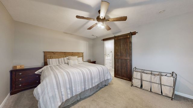 401 South Rd, Cottontown, TN 37048