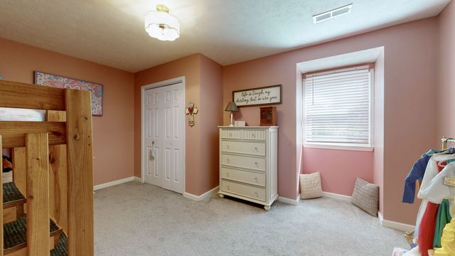401 South Rd, Cottontown, TN 37048