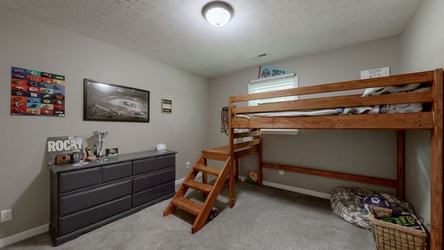 401 South Rd, Cottontown, TN 37048
