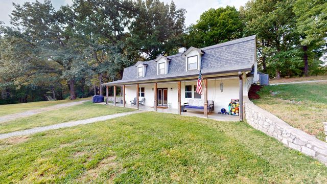 401 South Rd, Cottontown, TN 37048