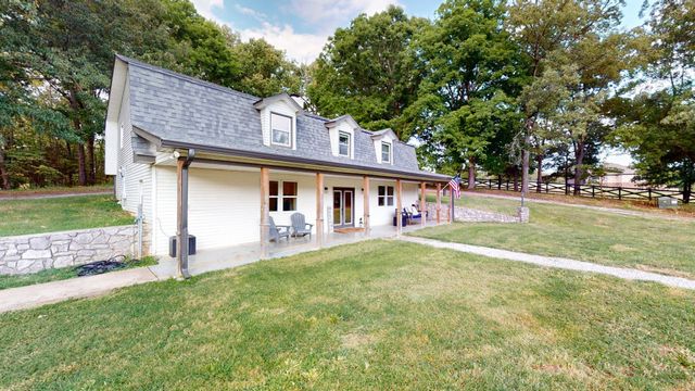 401 South Rd, Cottontown, TN 37048