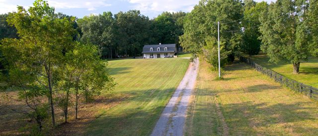 401 South Rd, Cottontown, TN 37048