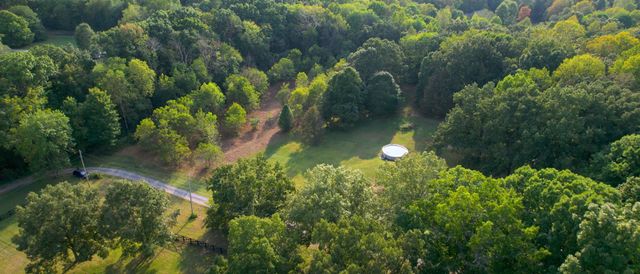 401 South Rd, Cottontown, TN 37048