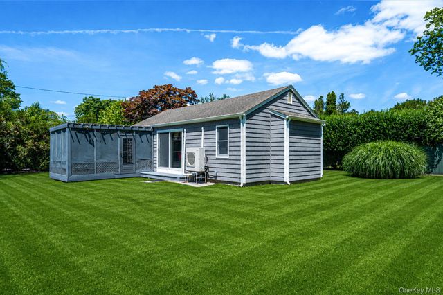 3 Bay Lane, Brookhaven, NY 11719