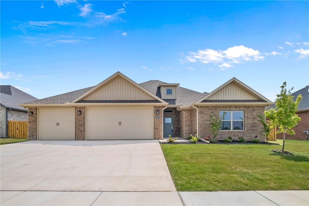 2212 Charles Street, Pea Ridge, AR 72751