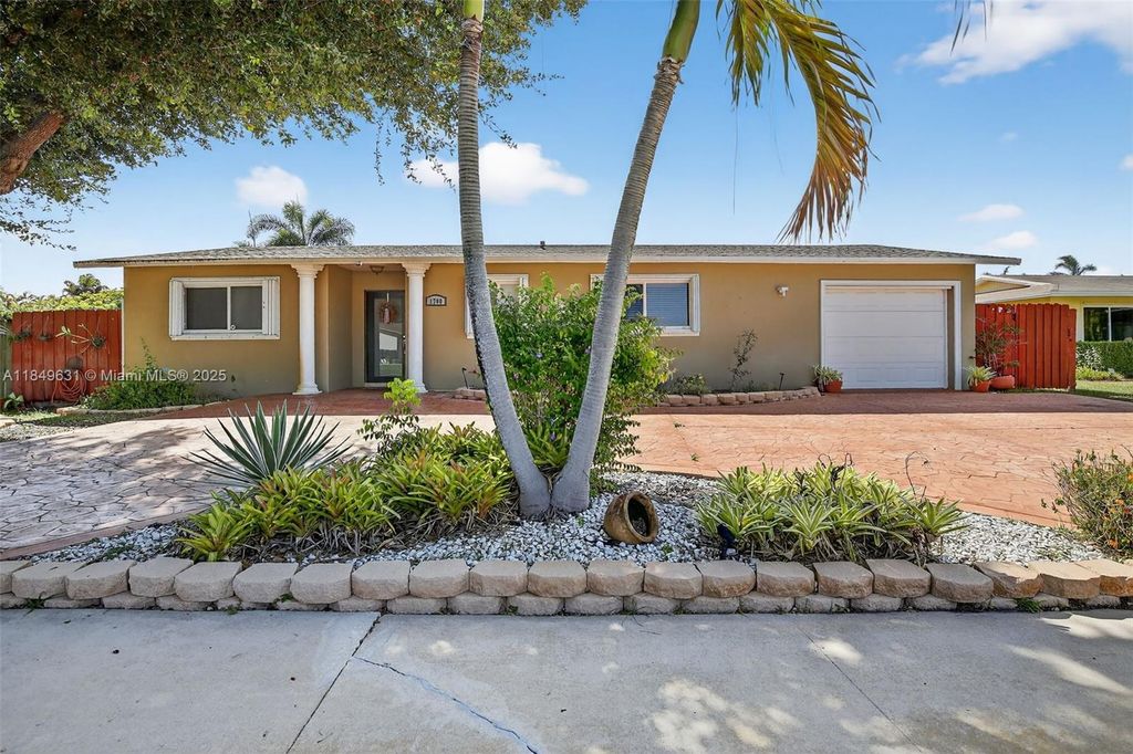 1700 NW 111th Ave, Pembroke Pines, FL 33026