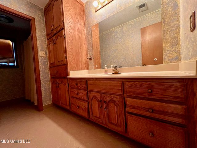 8080 Tchulahoma Road, Southaven, MS 38671