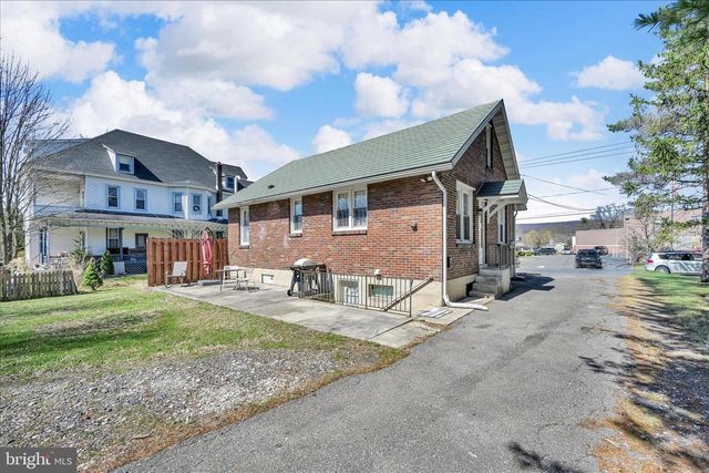 417 S WAYNE ST, Orwigsburg, PA 17961