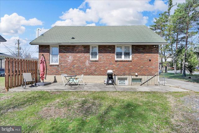 417 S WAYNE ST, Orwigsburg, PA 17961