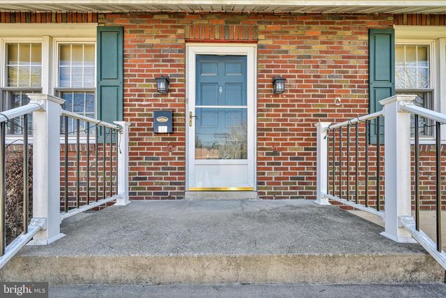 417 S WAYNE ST, Orwigsburg, PA 17961