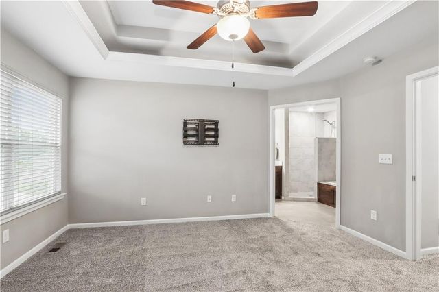7700 N Lawn Avenue N, Kansas City, MO 64119
