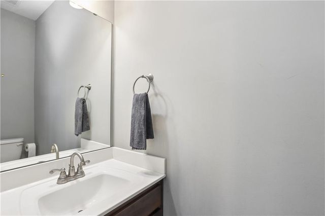 7700 N Lawn Avenue N, Kansas City, MO 64119