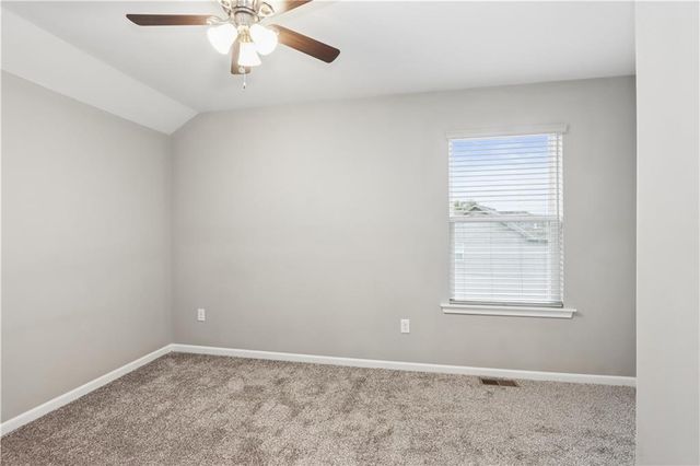 7700 N Lawn Avenue N, Kansas City, MO 64119