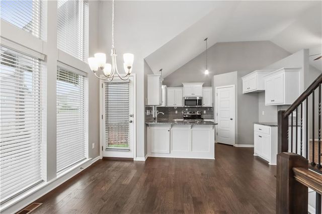 7700 N Lawn Avenue N, Kansas City, MO 64119