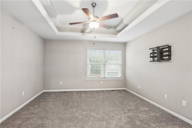7700 N Lawn Avenue N, Kansas City, MO 64119