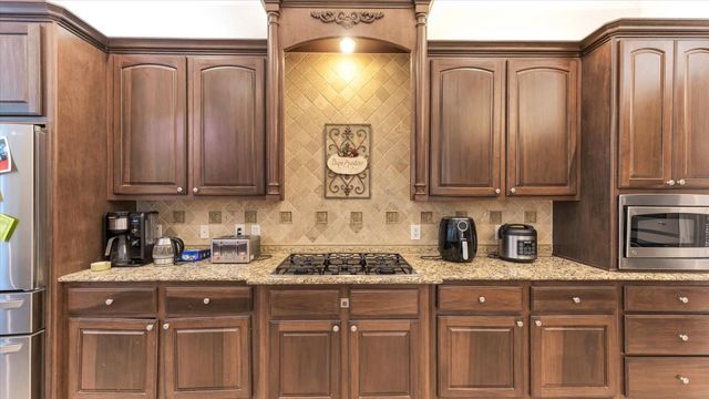 3 N Fair Manor Circle, Spring, TX 77382