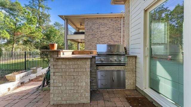 3 N Fair Manor Circle, Spring, TX 77382