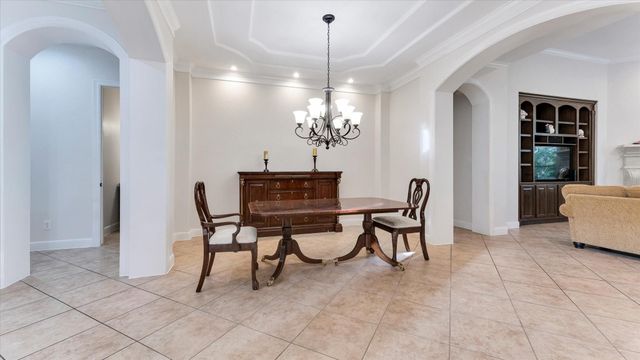 3 N Fair Manor Circle, Spring, TX 77382