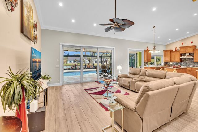 9254 NW 18th Street, Plantation, FL 33322