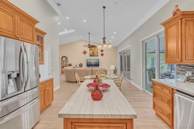 9254 NW 18th Street, Plantation, FL 33322