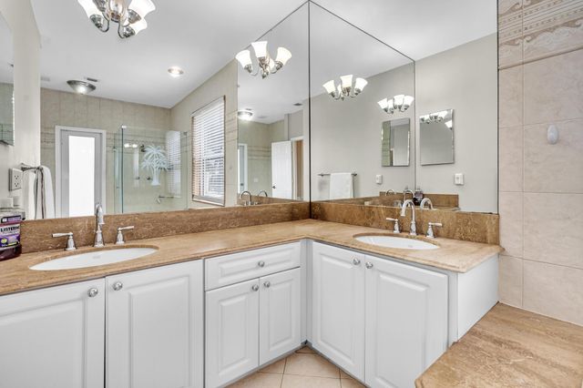 9254 NW 18th Street, Plantation, FL 33322