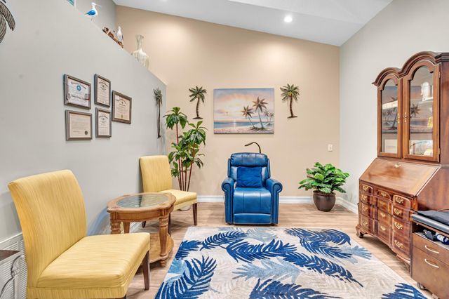 9254 NW 18th Street, Plantation, FL 33322