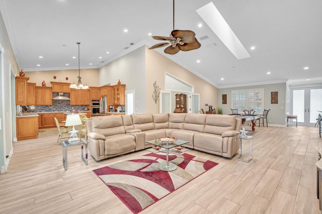 9254 NW 18th Street, Plantation, FL 33322