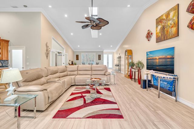 9254 NW 18th Street, Plantation, FL 33322