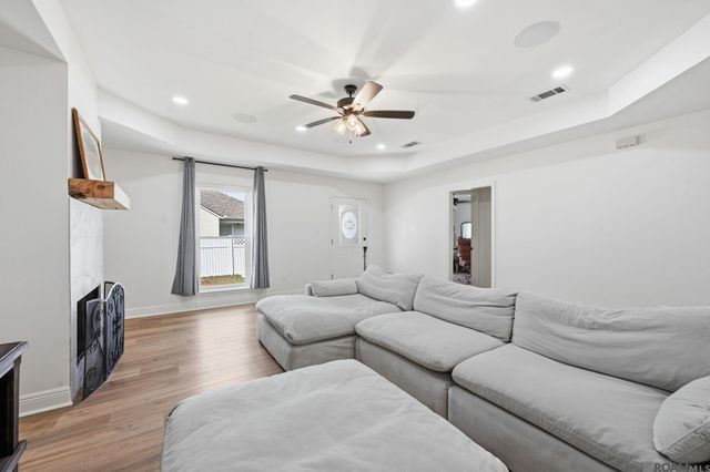 3041 Myrtle Grove Dr, Saint George, LA 70810