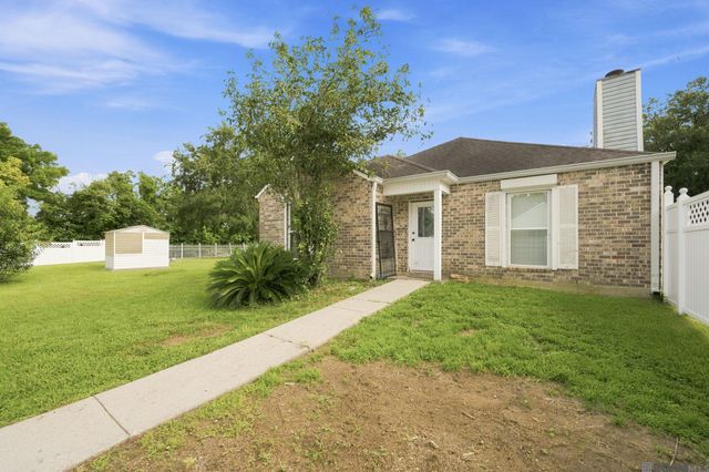3041 Myrtle Grove Dr, Saint George, LA 70810