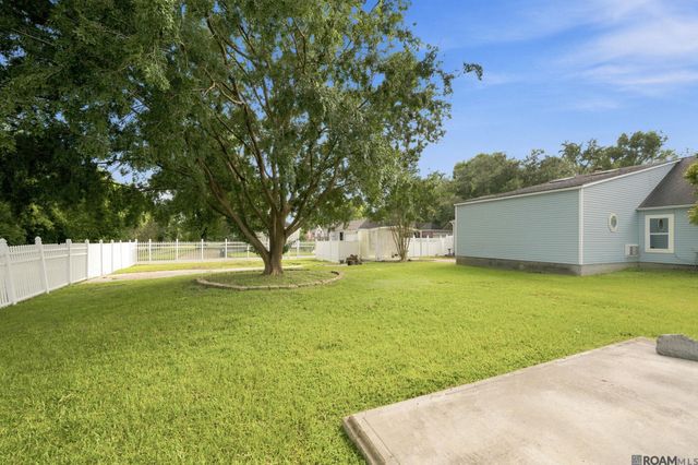 3041 Myrtle Grove Dr, Saint George, LA 70810