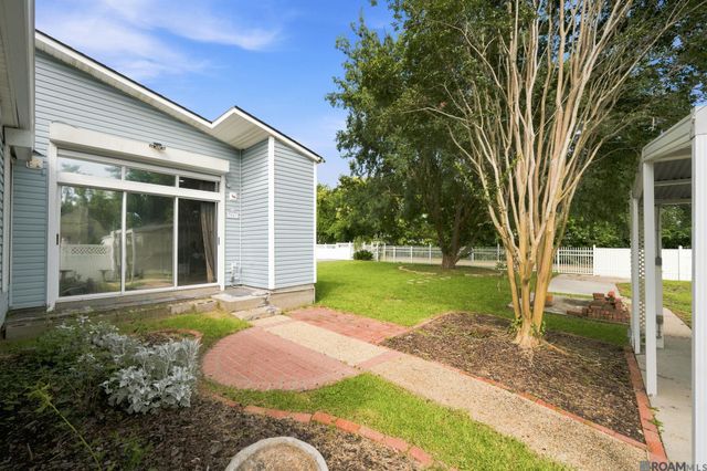 3041 Myrtle Grove Dr, Saint George, LA 70810
